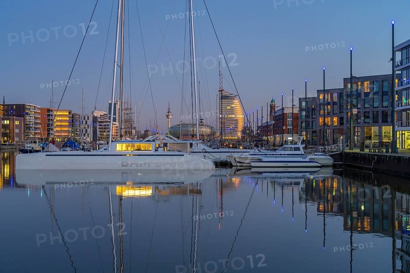 New harbour, harbour basin, harbour district, residential buildings, office buildings, Sail City building, hotel, Klimahaus Bremerhaven, marina and museum ships, part of the Harbour Worlds, in Bremerhaven, Bremen, Germany, Europe