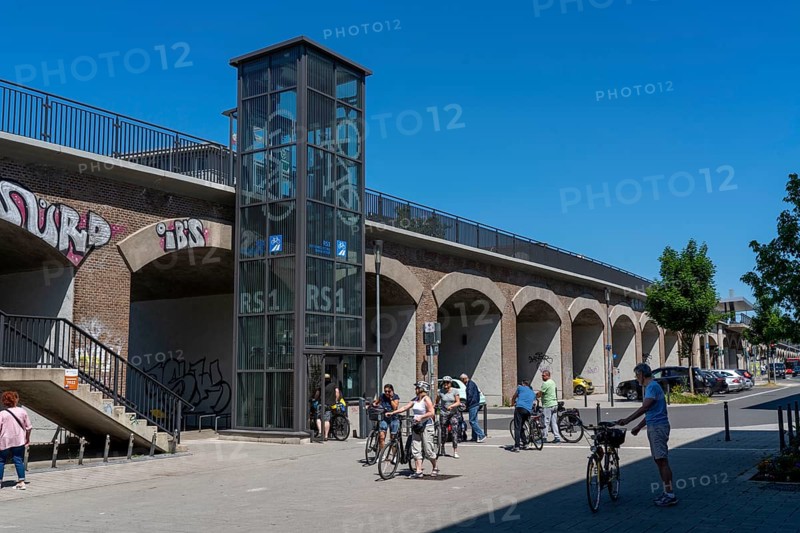 Cycle highway RS1, in Mülheim an der Ruhr, on a former railway viaduct, in the middle of the city centre, bicycle lift in the city centre onto the cycle route, North Rhine-Westphalia, Germany, Europe