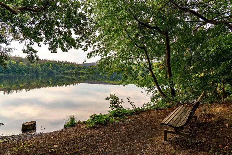 The Möhnesee, reservoir in the northern Sauerland, branch of the Hevesee, Kleine Schmalenau bay, North Rhine-Westphalia, Germany, Europe