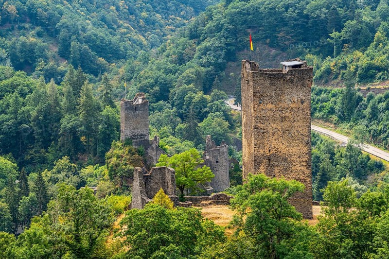 Manderscheid castles, Oberburg and Niederburg, Manderscheid, Eifel, Rhineland-Palatinate. Germany