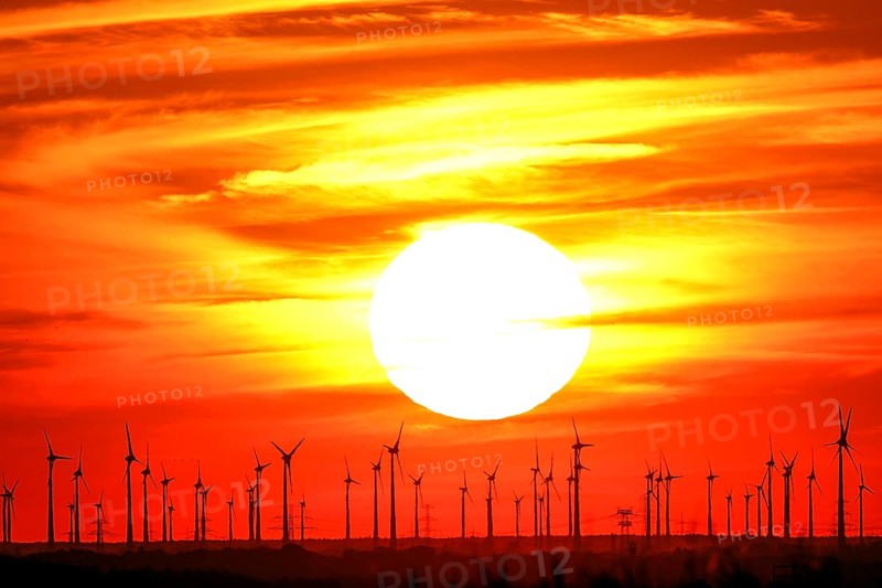 Sunset at a wind farm in Nauen in Brandenburg, 23/08/2022