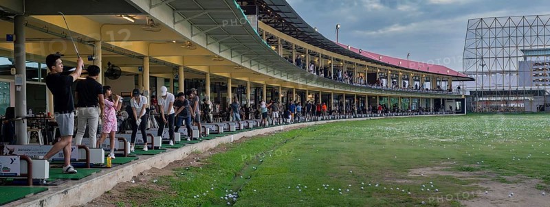 Golf driving range double-decker