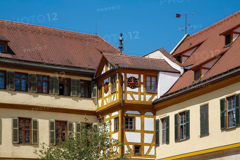 Half-timbered building, clock, window, clock face, hands, time, bell, Hohentübingen Castle, Museum of the University of Tübingen MUT, higher education institution, historical building, place of learning, Renaissance complex built in the 16th century, in the castle courtyard, Eberhard Karls University of Tübingen, Tübingen, Baden-Württemberg, Germany, Europe