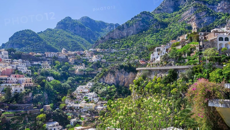 Panorama of the village in a dramatic location on the steep slopes of the coastal mountain range, Positano, Amalfi Coast, Amalfitana, Campania, Italy, Europe