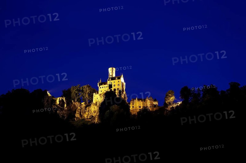 Lichtenstein Castle, night shot, artificial light, fairytale castle of Württemberg, illuminated, mood, romantic, historicist building, gerobau on the right, landmark of the Swabian Alb, Honau, Lichtenstein, district of Reutlingen, Baden-Württemberg, Germany, Europe