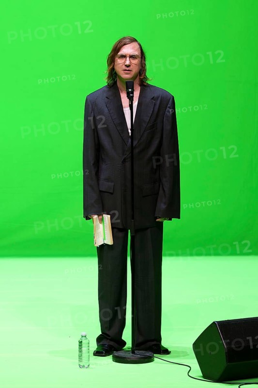 Lars Eidinger reads Die Hauspostille appeals to the reader's emotions and intellect. in Potsdam's Nikolaisaal on 30 June 2024