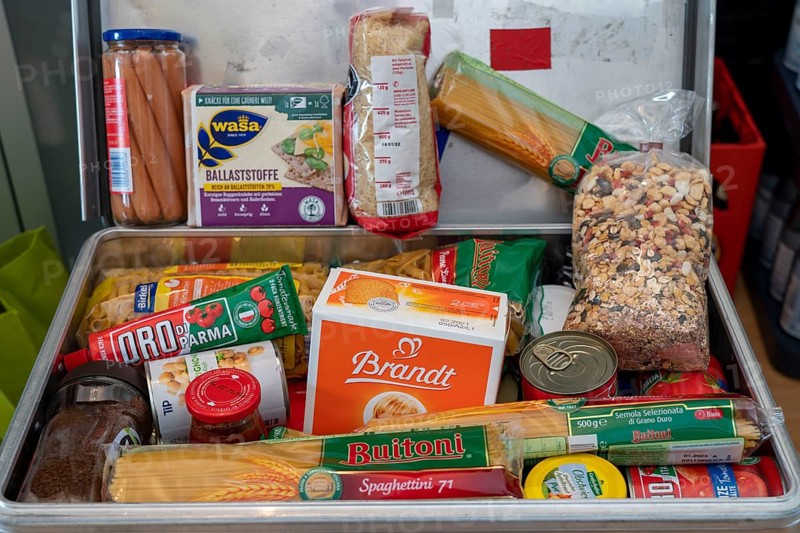 Emergency preparedness, food supply in a private household, box of long-life food, 10-day supply, according to the recommendations of the Federal Office of Civil Protection and Disaster Assistance