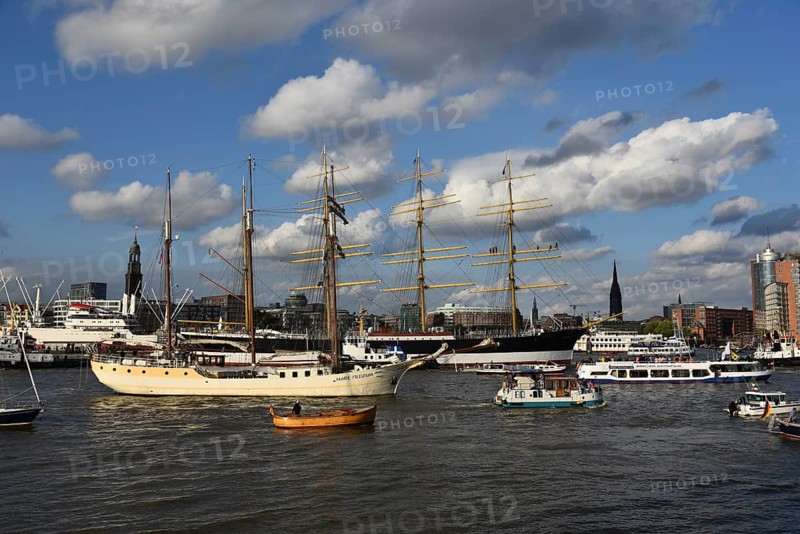 Europe, Germany, Hanseatic City of Hamburg, harbour, Elbe, arrival parade of the restored windjammer Peking, four-master built in Hamburg in 1911, Flying P-Liner of the shipping company F. Laeisz, cargo ship, Europe