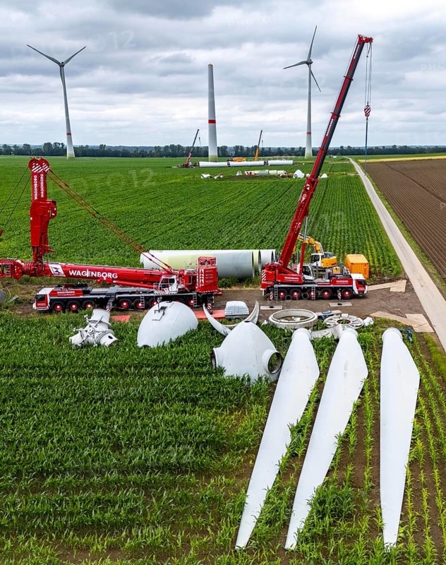 Repowering, dismantled Enercon E-58 wind turbine in a wind farm near Issum, 9 older wind turbines that have been in operation for over two decades are being replaced by a total of four Enercon E-160 turbines, under construction, with a total output of 22 megawatts, Lower Rhine, North Rhine-Westphalia, Germany, Europe