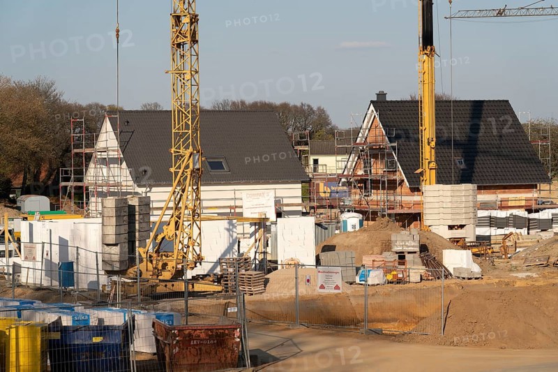New development area, Am Schwan, in Wesel, where 70 detached and semi-detached houses are being built, Lower Rhine, Germany, Europe