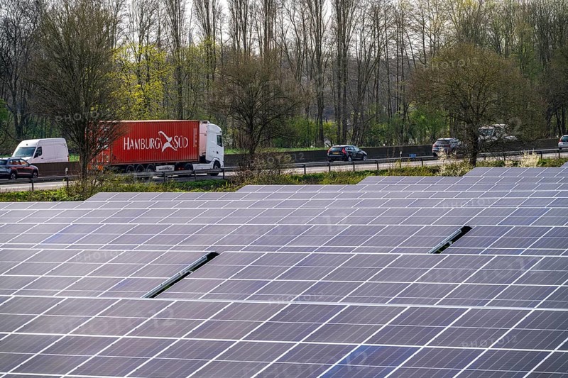 Solar park near Neukirchen-Vluyn, along the A40 motorway, over 10, 000 solar modules spread over 4.2 hectares, generating 6 million kilowatt hours per year, North Rhine-Westphalia, Germany, Europe