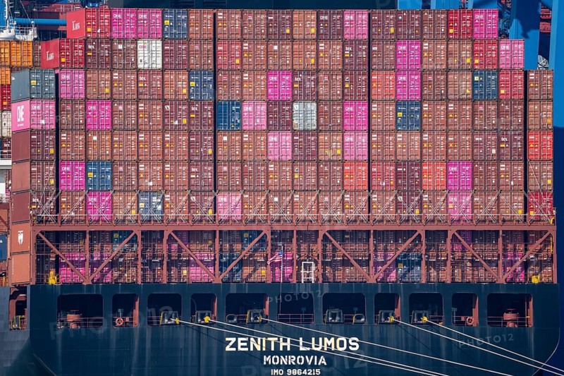 Port of Hamburg, Waltershofer Hafen, HHLA Container Terminal Burchardkai, Container Freighter Zenith Lumos, Hamburg, Germany, Europe