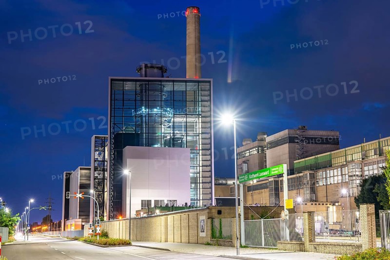 The Lausward natural gas power plant, the most efficient gas and steam turbine power plant in the world, generates electricity and district heating, Block Fortuna, in the harbour of Düsseldorf, North Rhine-Westphalia, Germany, Europe