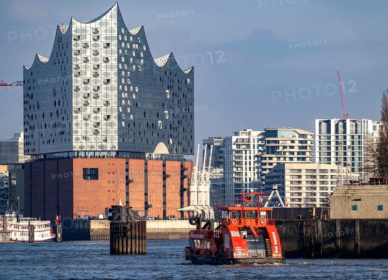 Excursion boat, Hadag harbour ferry, St. Pauli, on the Elbe, skyline, Elbe Philharmonic Hall, Hamburg, Germany, Europe