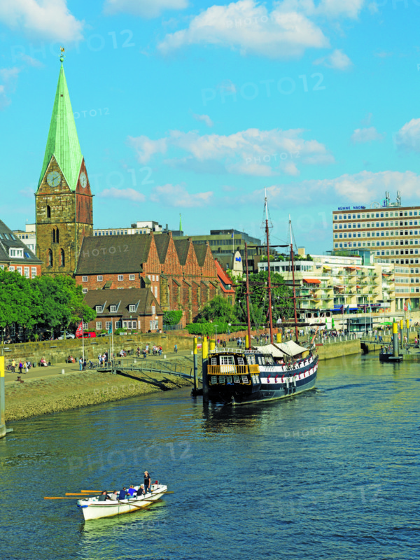 Weser, at the Schlachte, riverside promenade, old town, rowing boat, Bremen, Germany, Europe