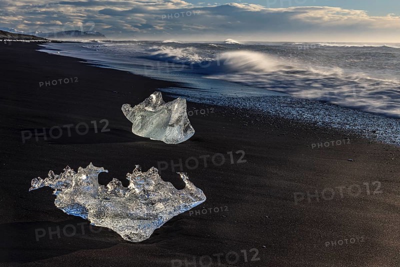 Ice floes on the beach, waves, sunny, morning mood, winter, Diamond Beach, Breidamerkursandur, Jökulsarlon, Iceland, Europe