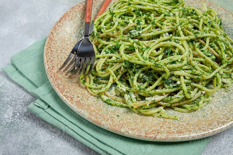 Spaghetti with pesto sauce, homemade, no people