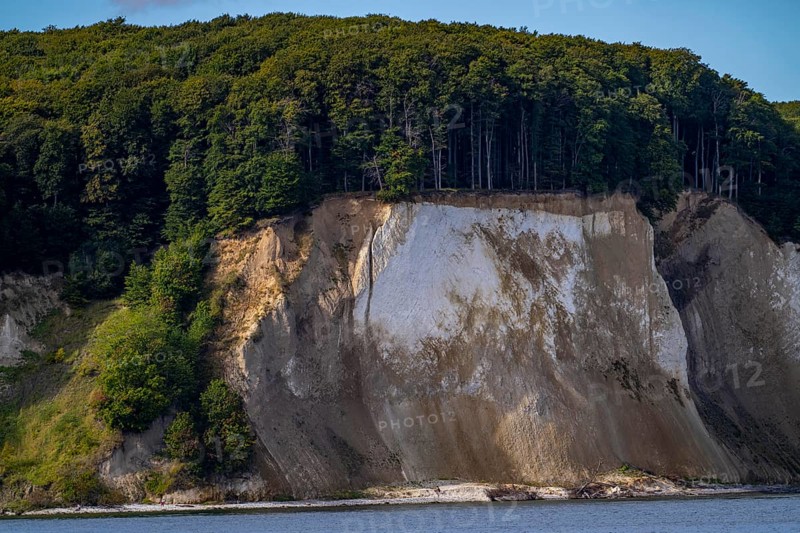 The chalk cliffs of Rügen, cliffs of the Stubbenkammer, in the Jasmund National Park, view of the Baltic Sea and the chalk cliffs coast, between Sassnitz and Lohme, Mecklenburg-Western Pomerania, Germany, Europe