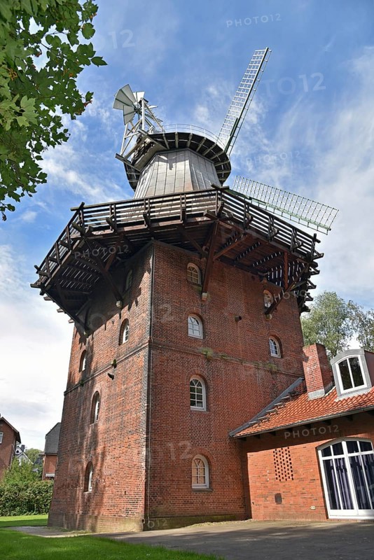 Europe, Germany, Lower Saxony, Hamburg Metropolitan Region, Hanseatic City of Stade, Schiffertor Mill, built in 1856, historic gallery Dutchman, Europe