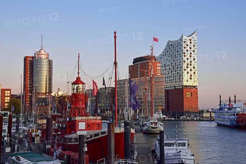 Europe, Germany, Hamburg, Elbe, harbour, Elbe Philharmonic Hall, historic lightship, restaurant, view of the Elbe Philharmonic Hall, evening light, Hamburg, Hamburg, Federal Republic of Germany, Europe