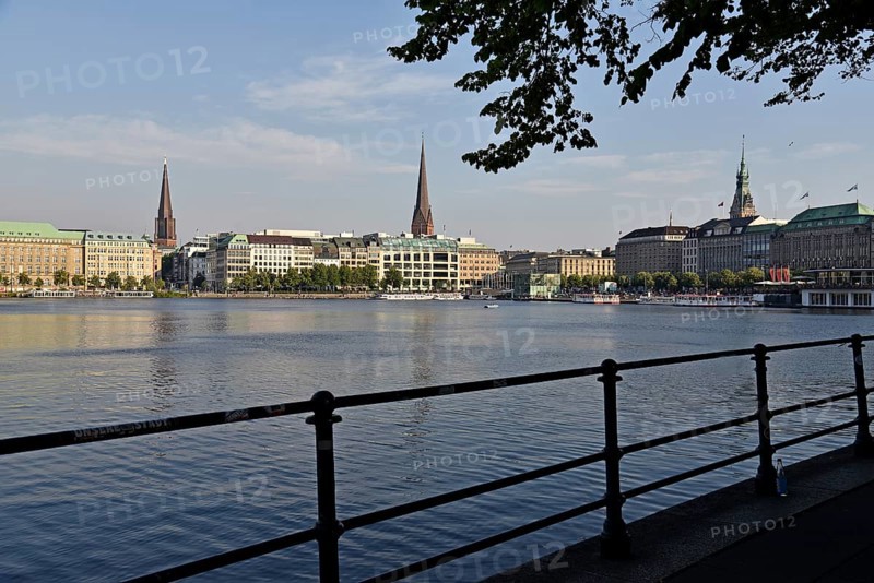 Europe, Germany, Hanseatic City of Hamburg, Jungfernstieg, Inner Alster Lake, View to Ballindamm, Europe