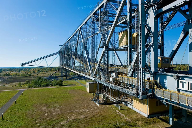 The F60 overburden conveyor bridge visitor mine is located on Bergheider See near the village of Lichterfeld in the district of Elbe-Elster in southern Brandenburg. The F60 overburden conveyor bridge on display here was used from 1991 to 1992 in the Klettwitz-Nord open-cast lignite mine near Klettwitz