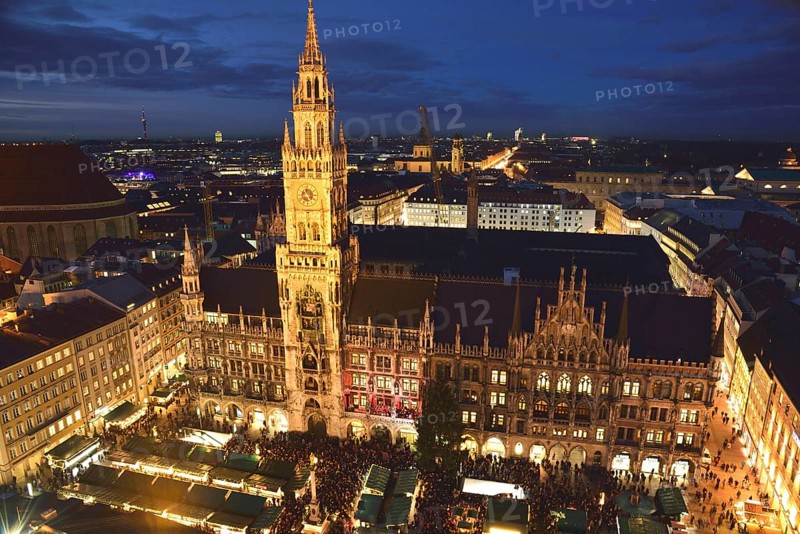 Europe, Germany, Bavaria, Munich, View from St Peter's, Marienplatz, Christmas, New Town Hall, Evening, Hamburg, Hamburg, Federal Republic of Germany, Europe