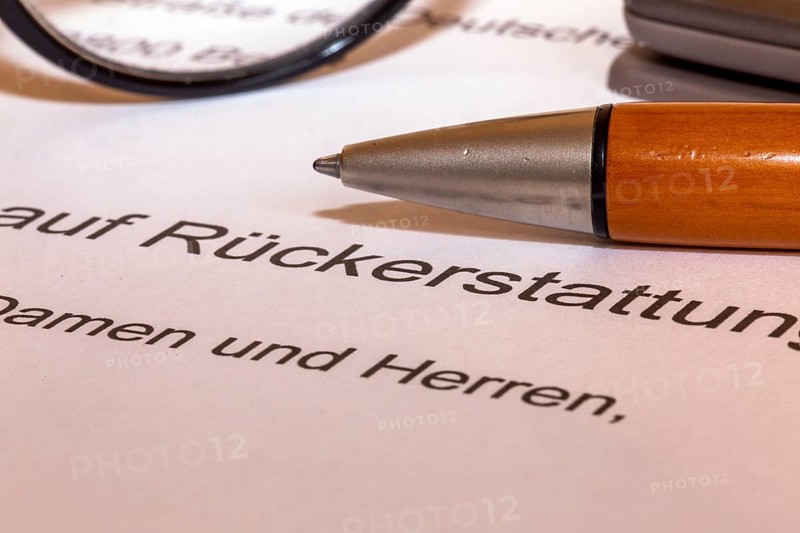 Symbolic image Application for reimbursement: close-up of a cover letter