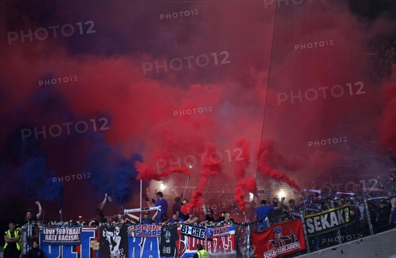 Fanblock 1. FC Heidenheim 1846, Bengalos in red and blue, smoke, pyrotechnics, pyro, fireworks, MHPArena, MHP Arena Stuttgart, Baden-Württemberg, Germany, Europe