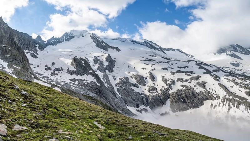 Glaciated summit Großer Möseler with Furtschaglkees, Berliner Höhenweg, Zillertal Alps, Tyrol, Austria, Europe