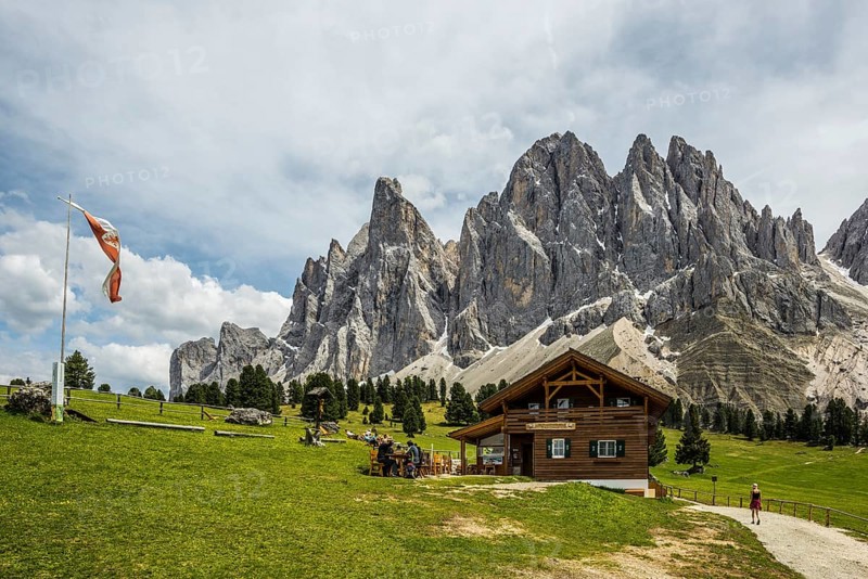 Gschnagenhardt Alm, Geislerspitzen, Villnöss Valley, Sass Rigais, Dolomites, South Tyrol, Italy, Europe
