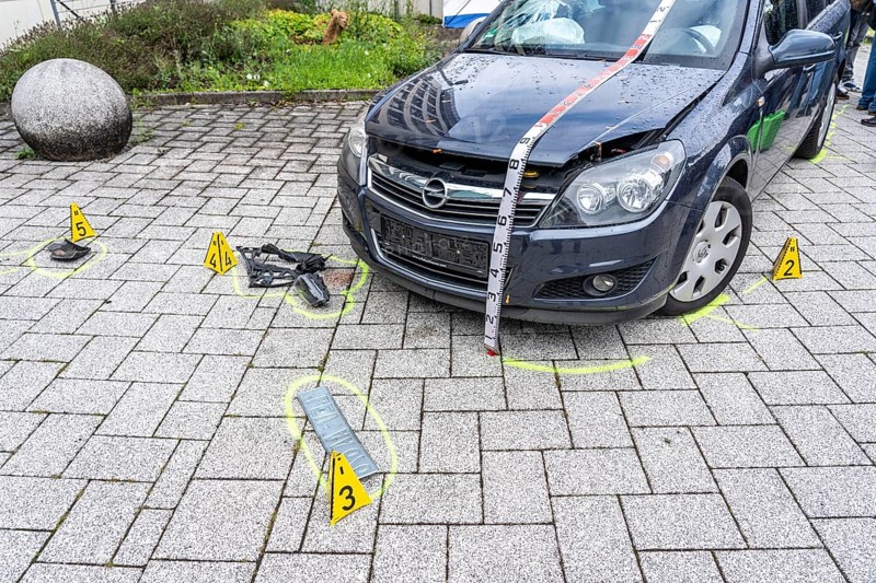 Re-enacted, fatal, accident with a car and a cyclist, at the North Rhine-Westphalia police, accident investigation by specialised accident teams, traffic accident teams, of the Cologne police, North Rhine-Westphalia, Germany, Europe