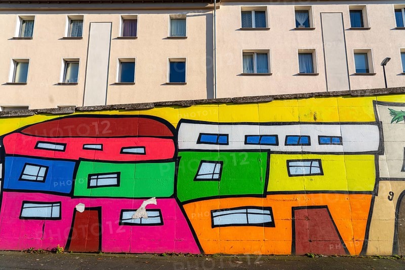 Large graffiti along Krampestraße in Essen's south-eastern district, at the Storp 9 cultural and educational centre, Essen