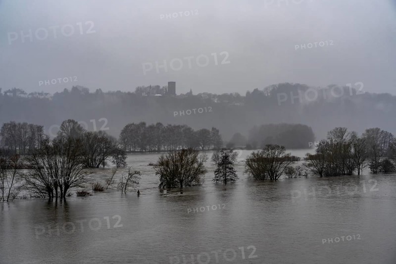 Floods on the Ruhr, here near Bochum-Stiepel, flooded Ruhr floodplains, after days of continuous rain, North Rhine-Westphalia, Germany, Europe