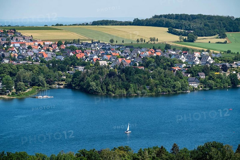 Lake Möhne, reservoir in the northern Sauerland, northern shore, the village of Körbecke, North Rhine-Westphalia, Germany, Europe