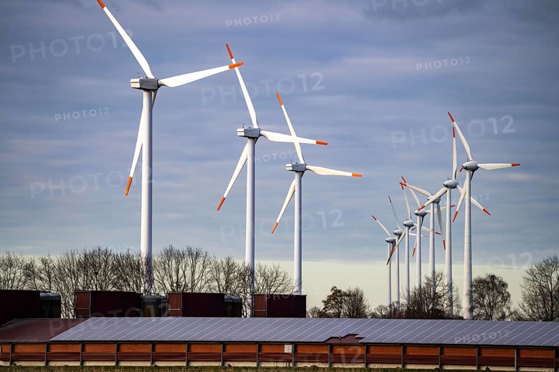 Neurhede wind farm, on the A31 motorway, near the municipality of Rhede, district of Emsland, poultry farm, with solar modules on the roofs, Lower Saxony, Germany, Europe