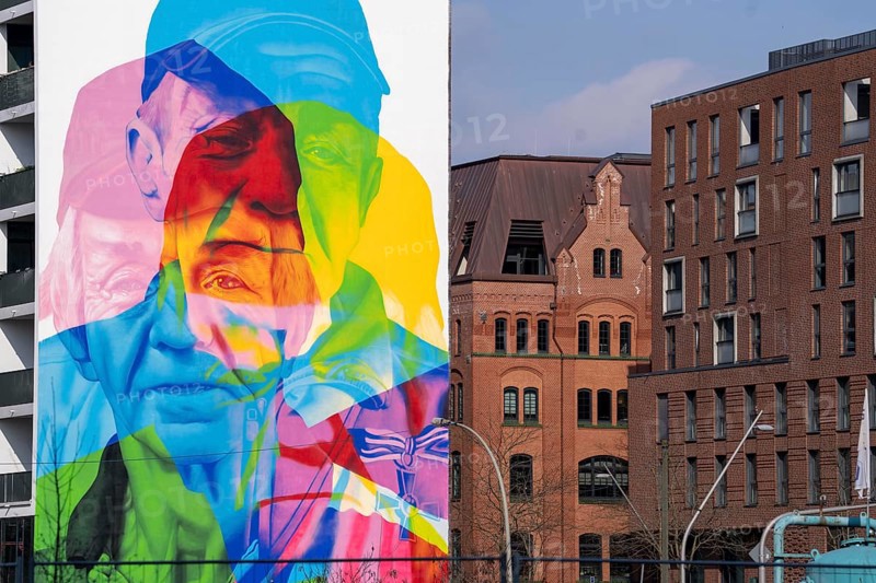 Hafencity, Überseequartier, mural on Shanghaiallee, Dear Uwe x 30 Jahre Hinz&Kunzt was created on the occasion of the 30th anniversary of the Hamburg street magazine Hinz&Kunzt, Germany, Europe
