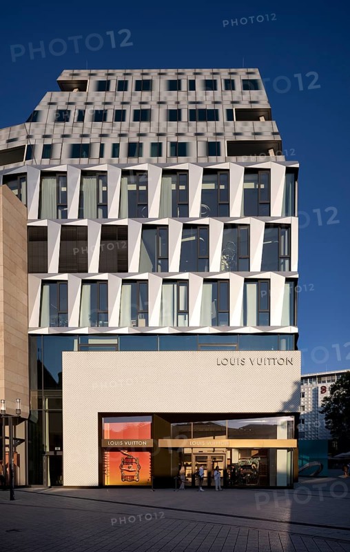 Louis Vuitton brand store, logo, retail shop, Dorotheen Quartier, DOQU, shopping mall, Stuttgart, Baden-Württemberg, Germany, Europe