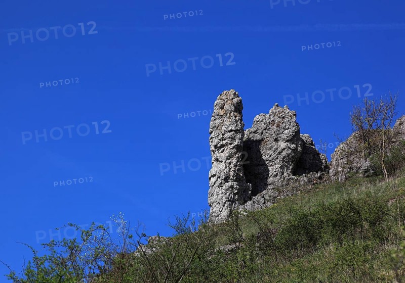 Ehrenbürg rock and the Walberla rock, the stone woman, near Kirchehrenbach, district of Forchheim, Upper Franconia, Bavaria, Germany, Europe