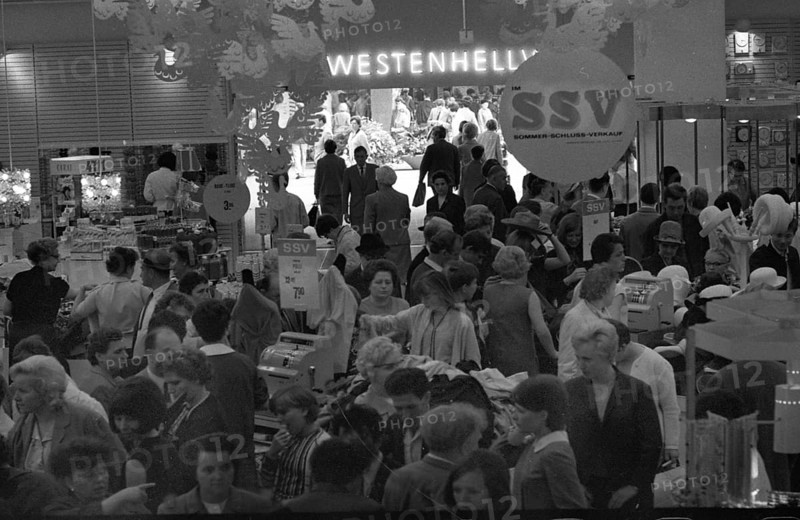 DEU, Germany, Dortmund: Personalities from politics, economy and culture from the years 1965-71, Dortmund. Summer sale (SSV) 1965, Europe