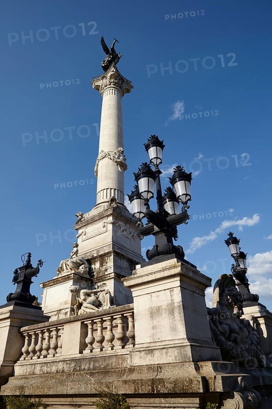 The Monument aux Girondins in honour of the Girondists in the French Revolution and lanterns in Bordeaux, Département Gironde, Nouvelle-Aquitaine, France, Europe