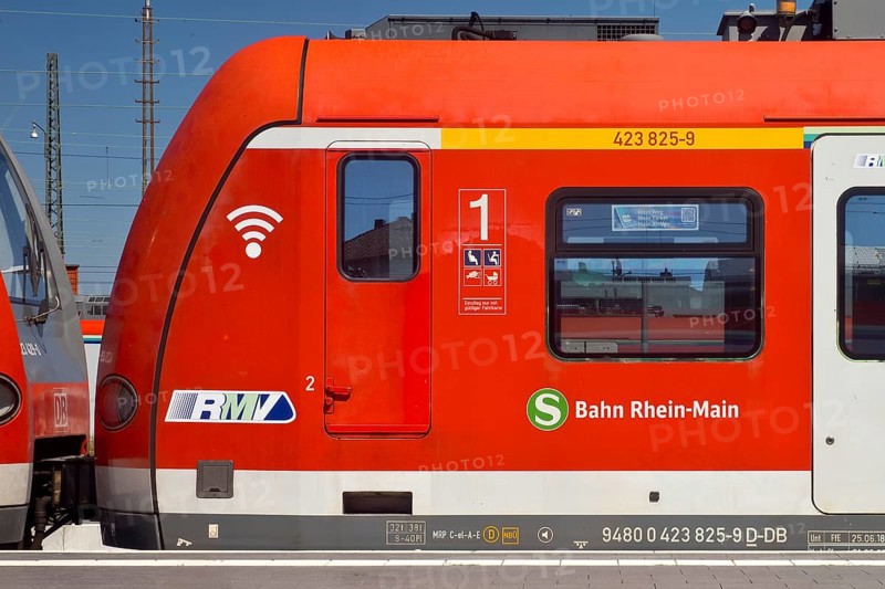 S-Bahn Rhein-Main of the Rhein-Main-Verkehrsverbund, abbreviated RMV, at the main railway station in Giessen, public transport, Hesse, Germany, Europe
