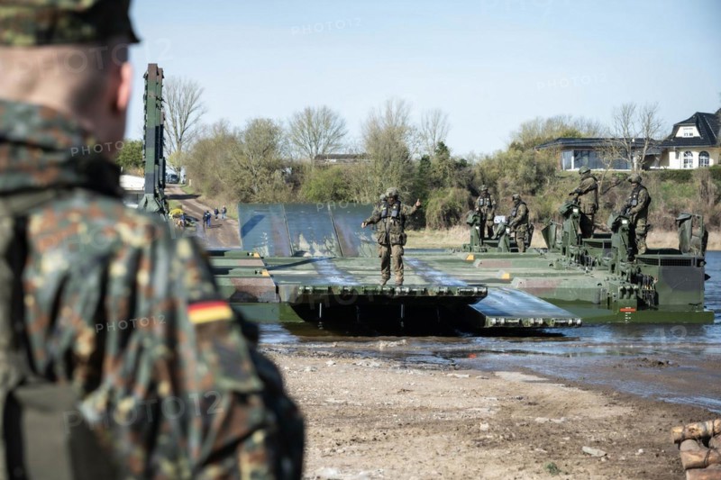 German soldiers of the NATO Response Force (NRF) train a water crossing with amphibious vehicles as part of the military exercise 'Wettiner Schwert' near Tangermünde, 26.03.2024. 'Wettiner Schwert' is part of the Quadriga exercise of the German Armed Forces and the NATO large-scale manoeuvre Steadtfast Defender 2024