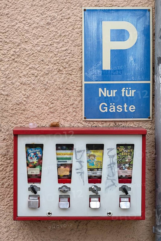 Chewing gum vending machine from the 1950s, Bavaria, Germany, Europe