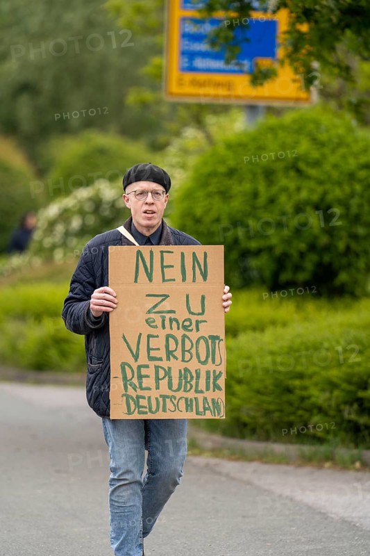 Demonstration against the restrictions in the Corona crisis, anti-vaccination, protest against compulsory masks and other rules, a group, Not without us, Essen, Essen, North Rhine-Westphalia, Germany, Europe