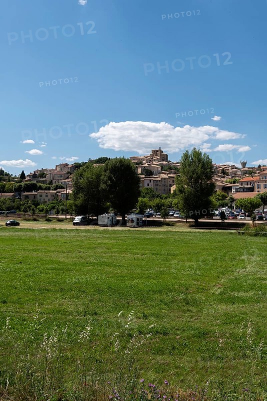 Village of Valensole, Plateau de Valensole, Département Alpes-de-Haute-Provence, Region Provence-Alpes-Côte d'Azur, France, Europe