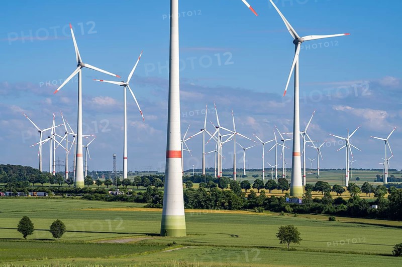 Wind farm north-east of Bad Wünnenberg, East Westphalia Lippe, Paderborn district, with the A44 motorway running through the middle, grain field, North Rhine-Westphalia, Germany, Europe
