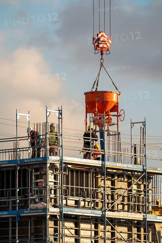 Construction site, new building, concreting work on a floor, Duisburg, North Rhine-Westphalia, Germany, Europe