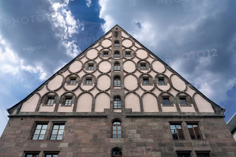 Gable of the toll hall, built in 1498 and 1502 by Hans Beheim the Elder, An d. Mauthalle, Nuremberg, Middle Franconia, Bavaria, Germany, Europe