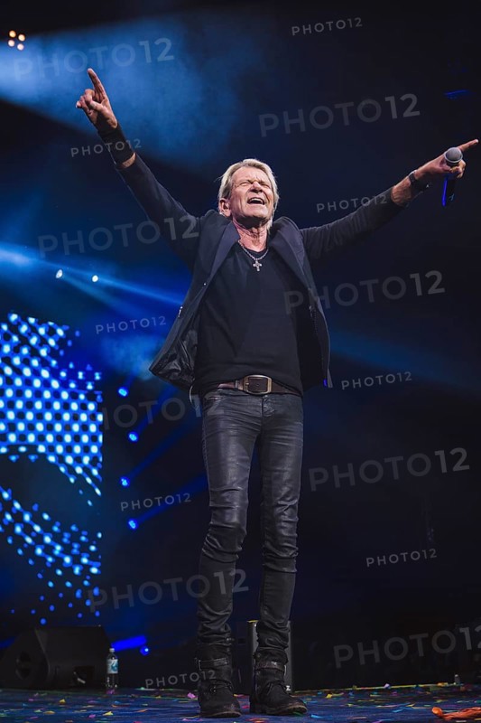 Matthias Reim at the Schlagernacht des Jahres live on Das Original Tour in the Berlin Uber Arena on 16 November 2024